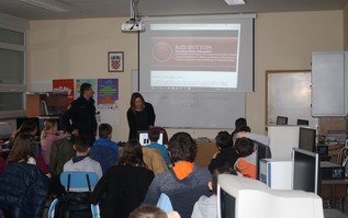 Slika PU_SiM/Vijesti/2017/Kontak tpol/Dan sig. interneta Dvor.jpg